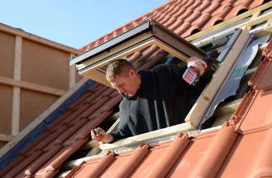 Pose de fenêtres de toit Velux à Charentilly